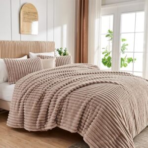 Soft Fluffy Rabbit Fur Comforter Set Shaggy Faux Fur Striped Bedding Set with Pillowcase Winter Warm Plush Fuzzy Bed Set 3 Piece(Khaki. Queen)