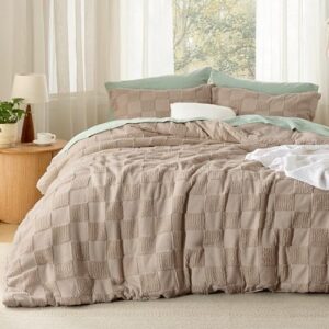 Bedsure Queen Size Comforter Set Khaki. Boho Tufted Bed Set. Checkered Farmhouse Shabby Chic Bedding. 3 Pieces. 1 Plaid Geometric Comforter and 2 Pillow Shams