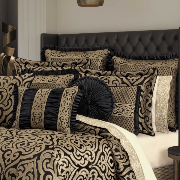 Bolero Black and Gold 4 Piece Comforter Set