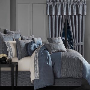 Leah Blue 4-Piece Comforter Set