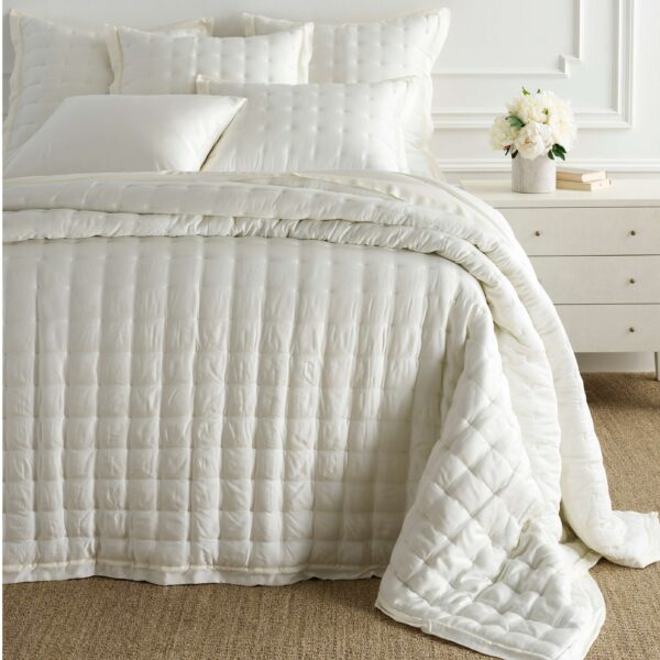 Silken Solid Puff Comforter